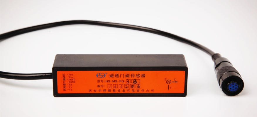带通型三轴磁通门传感器